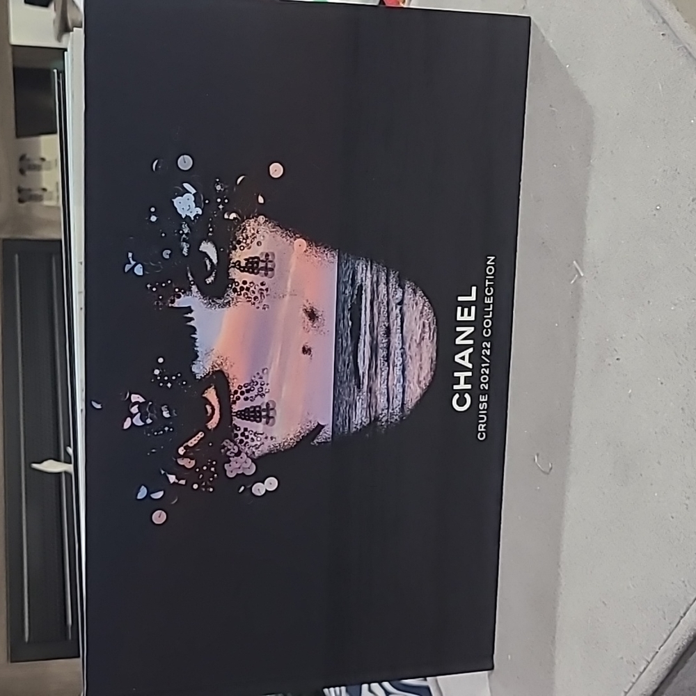 CHANEL Cruise 2021/22 collection book